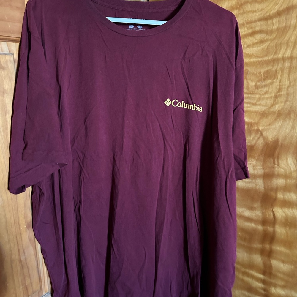 Men’s Columbia shirt